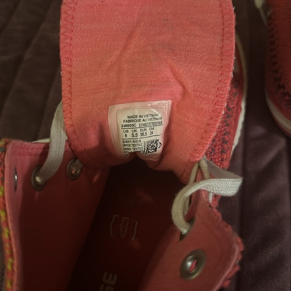 Hot pink Converse high tops - Picture 5 of 5